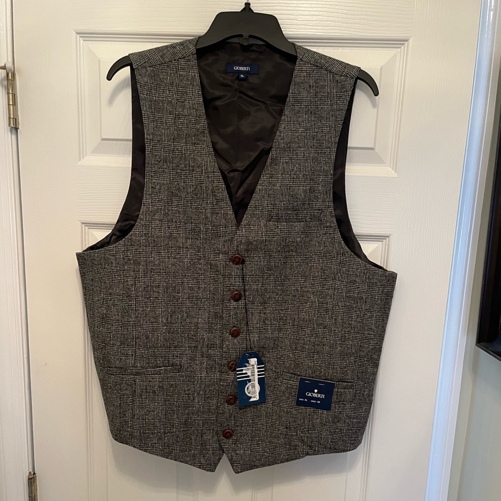 Gioberti Black Vest NWT